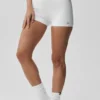 2" Alo Softsculpt Mid-Rise Short - White