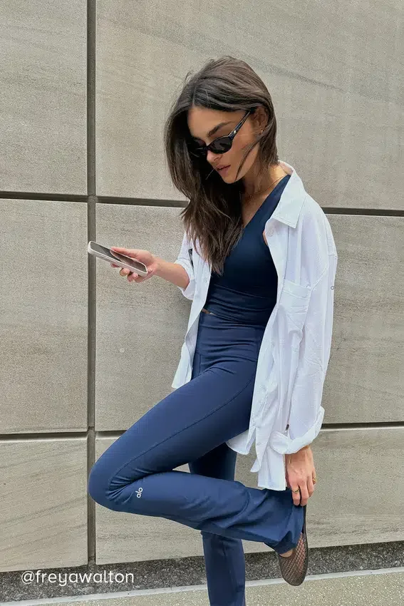 Airbrush High-Waist 7/8 Bootcut Legging - Navy