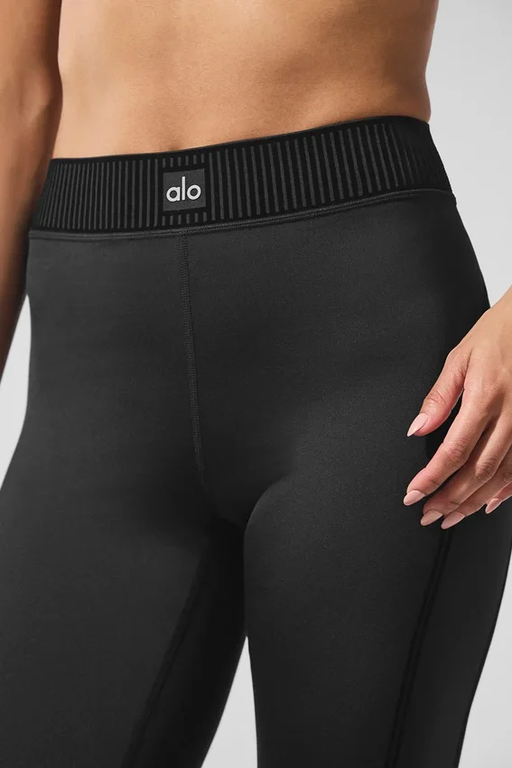 Airlift High-Waist Line up Capri - Black