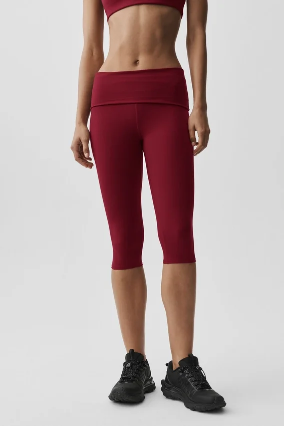Alo Softsculpt Low-Rise Foldover Capri - Summer Romance Red