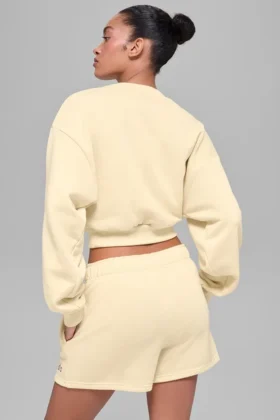 Cropped Accolade Crewneck – Candlelight Yellow