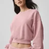 Cropped Accolade Crewneck - Vintage Pink