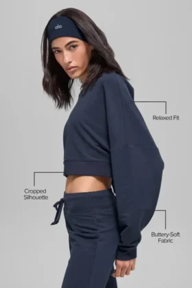 Cropped Sway Crew Neck Pullover – Navy