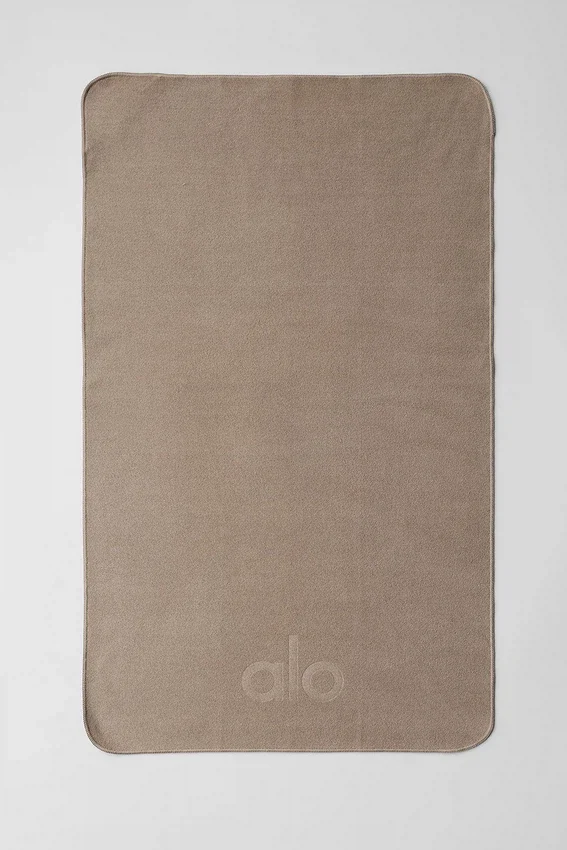 Performance No Sweat Hand Towel - Gravel