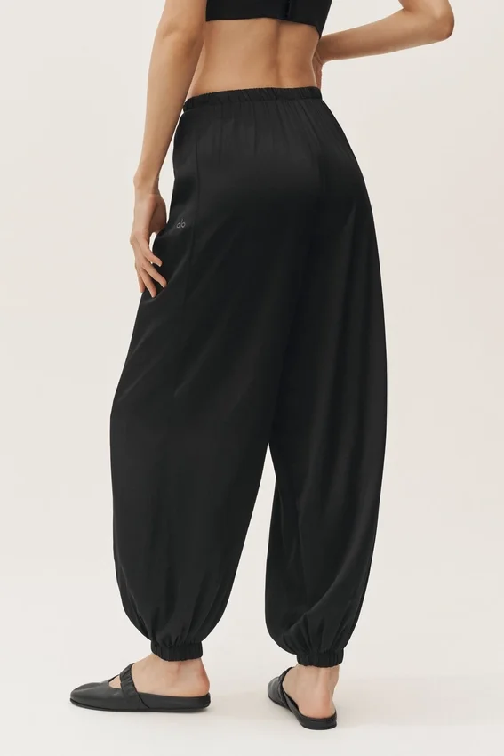 Silk Blend High-Waist Radiance Pant - Black